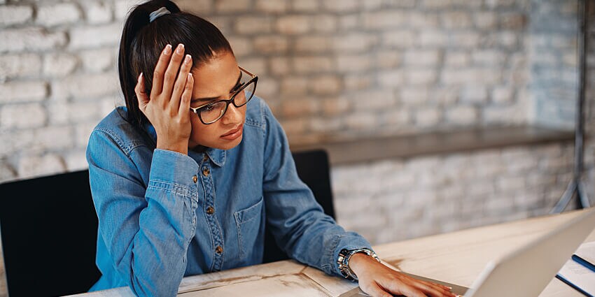 young-woman-working-on-laptop